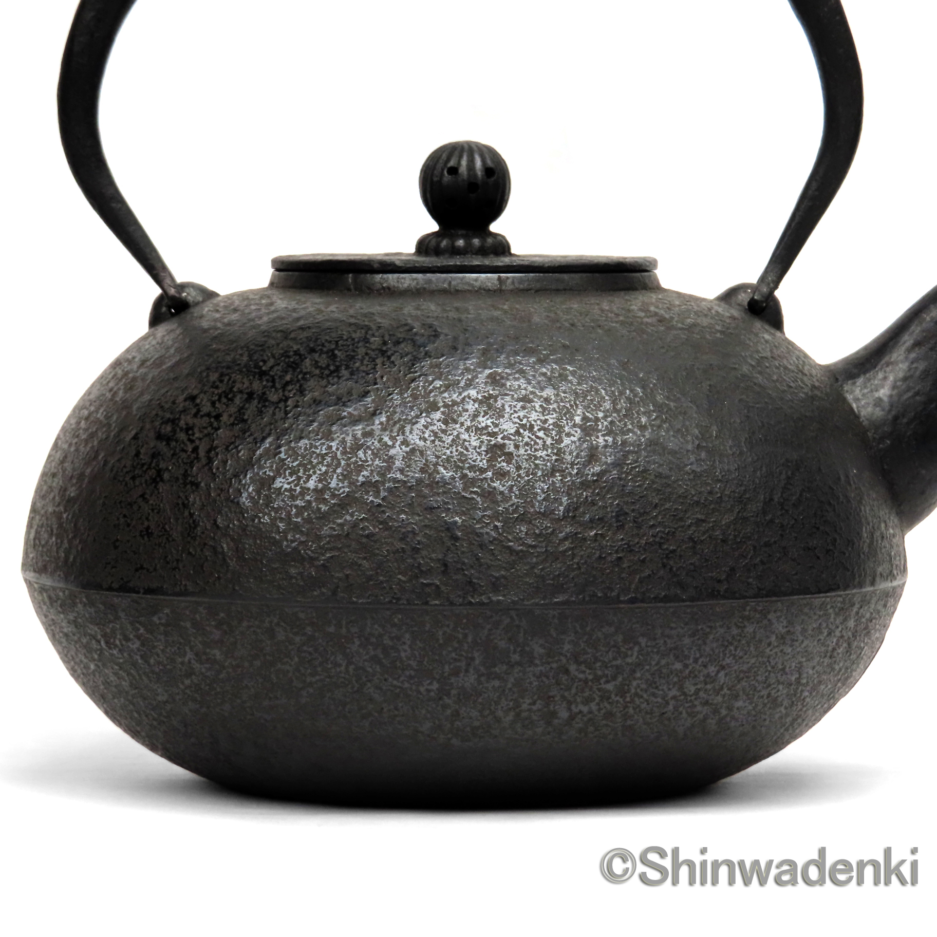 南部鉄器 鉄瓶 布団形かすみ(大・黒仕上げ)