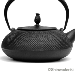 南部鉄器 鉄瓶 平丸アラレ（鉄蓋）黒色