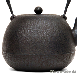 紅蓮堂 葛巻元作 南部鉄器 特製品 丸形鉄瓶 月光 1L 黒仕上げ