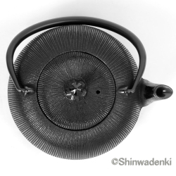 南部鉄器 ティーポット 急須 平丸千筋 黒