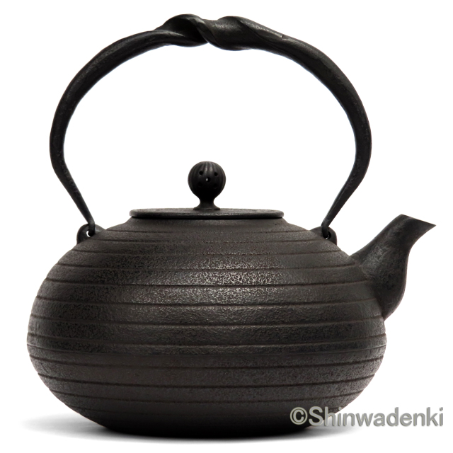 南部鉄器 鉄瓶 布団形環文(大・黒仕上げ)